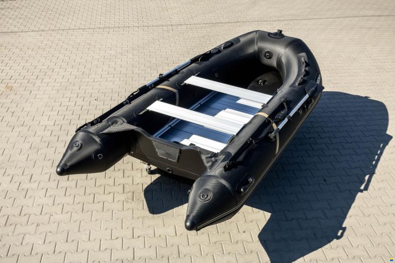 Ponton typu RIB