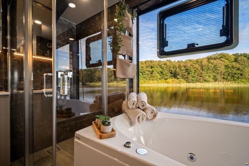 Desidus LAKE SUITE Hausboot | Hausyacht | Solar