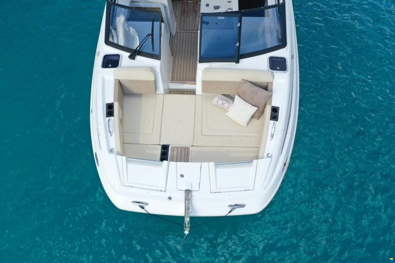 Aquila Catamarans 32 spot