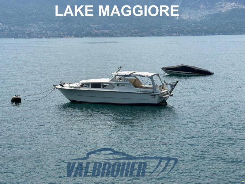 Fjord 32 cabin