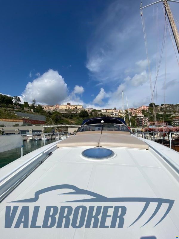 Pershing 40