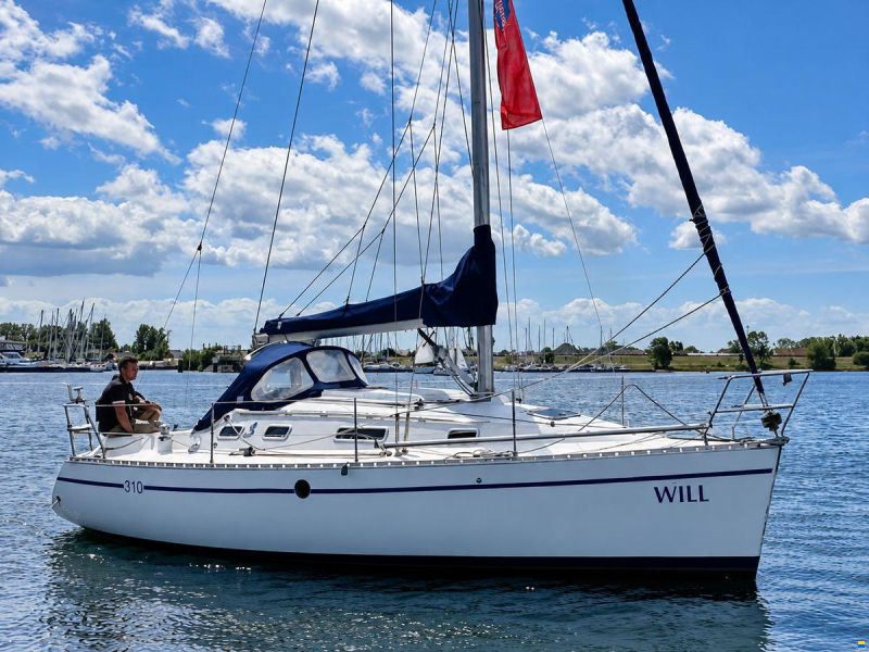 Beneteau First 310