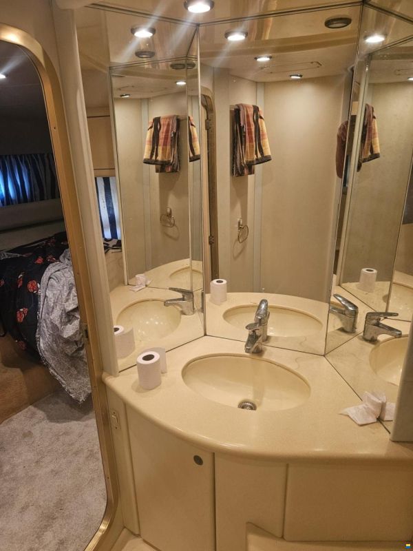 Sunseeker Caribbean 52