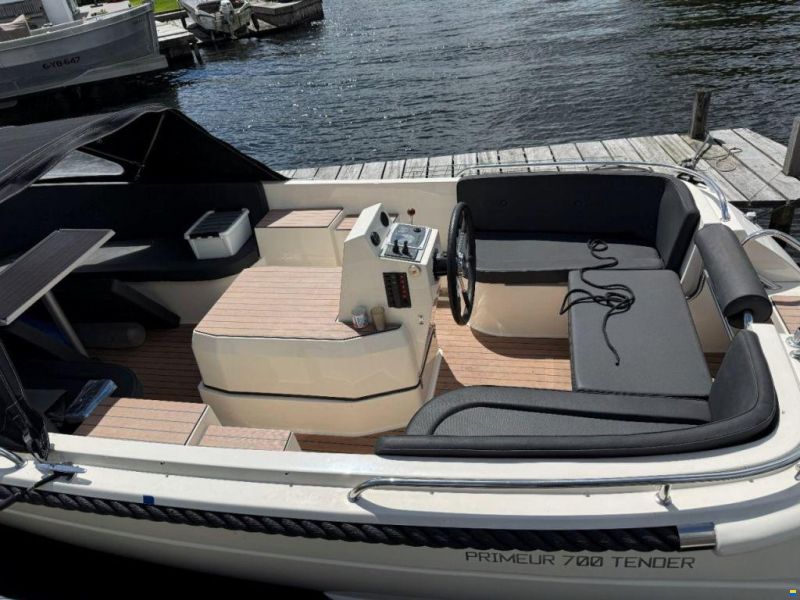 Primeur 700 Tender