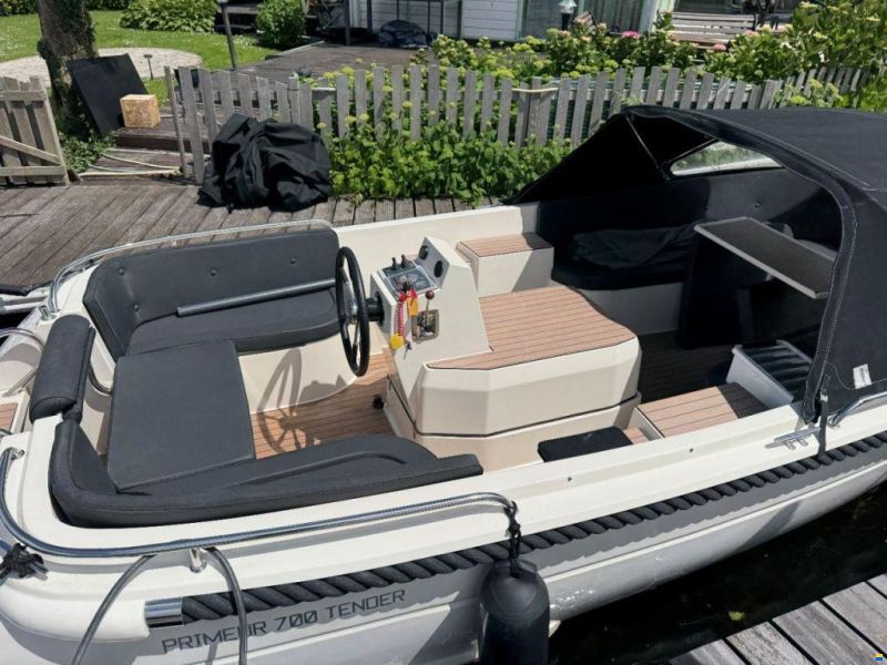 Primeur 700 Tender