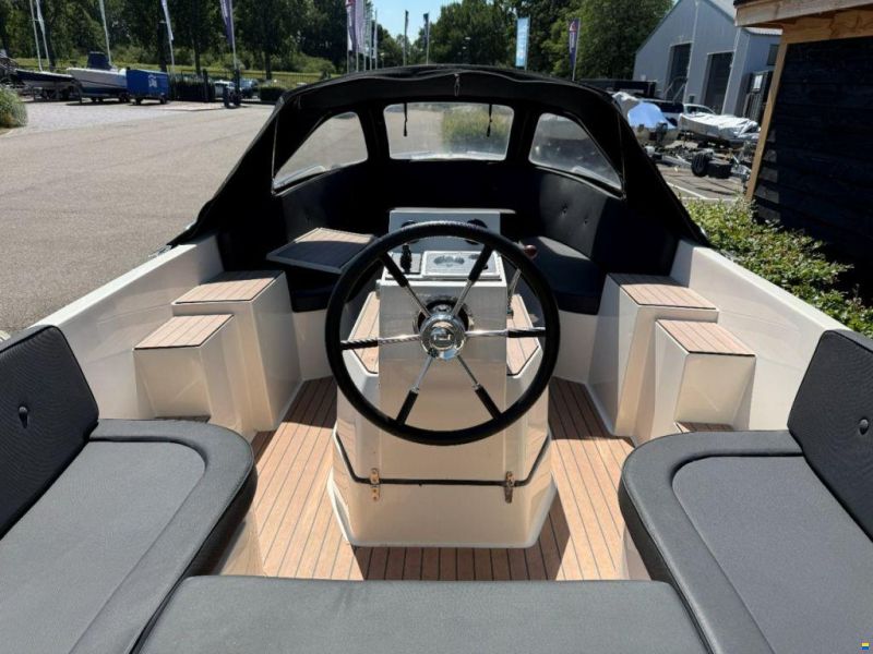 Primeur 700 Tender