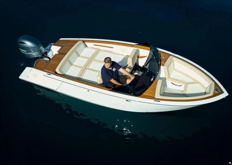Flying Shark 5.7 Bowrider