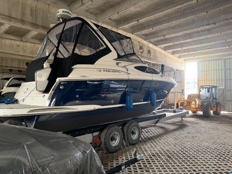 Regal 3060 Express Cruiser