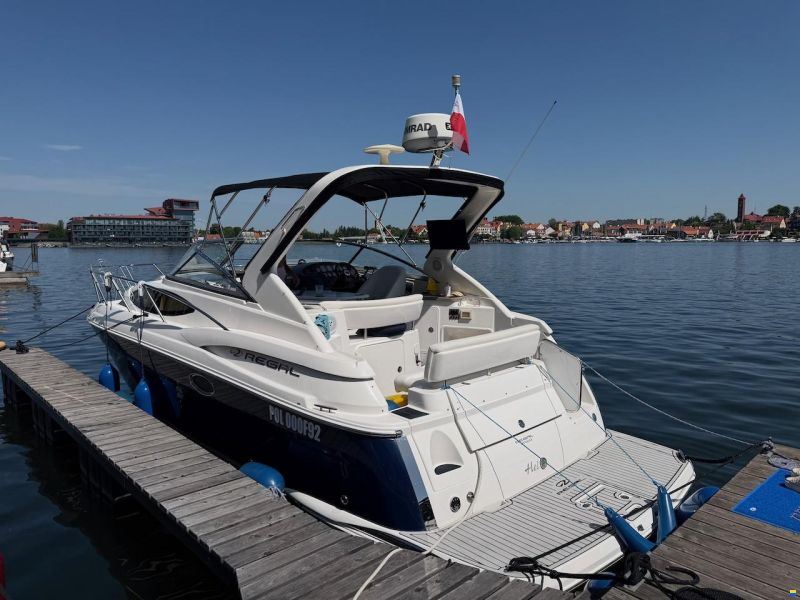 Regal 3060 Express Cruiser