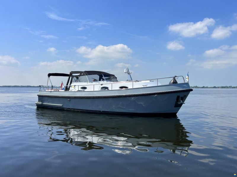 Langenberg Cabin Cruiser 33
