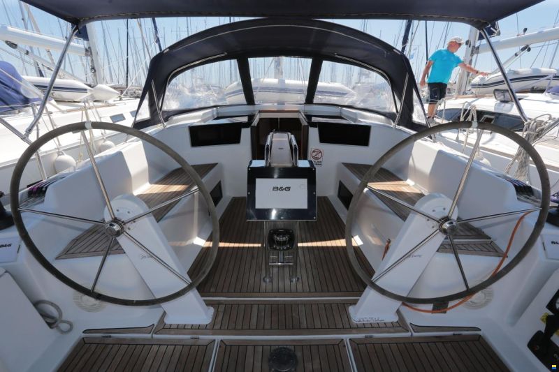 Hanse 418