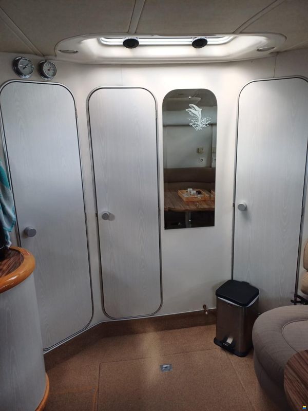 Sealine S360