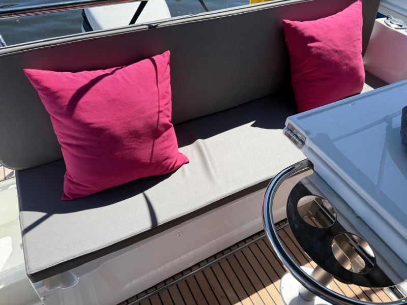 Beneteau Antares 8 OB V2