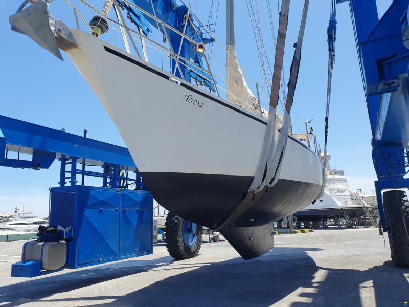 Brown Bluewater 49