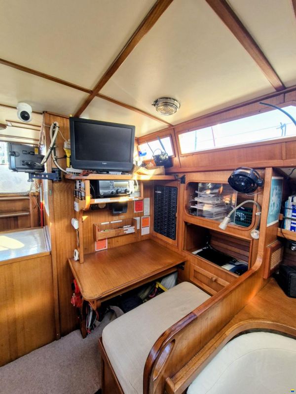 Brown Bluewater 49