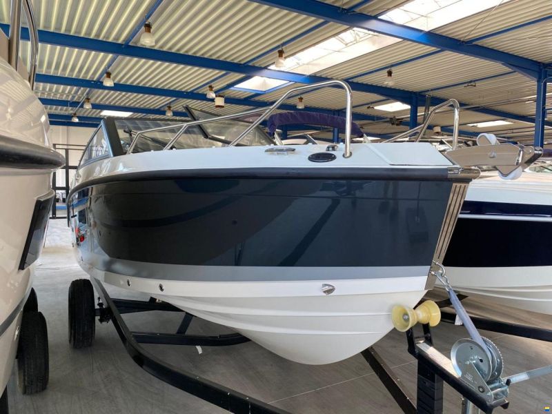 Quicksilver Activ 675 Bowrider