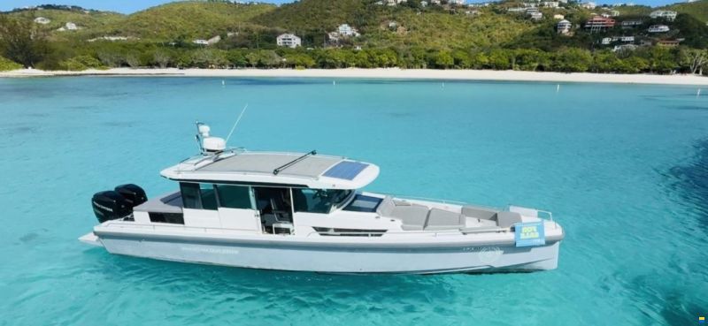 Axopar 37 XC Cross Cabin