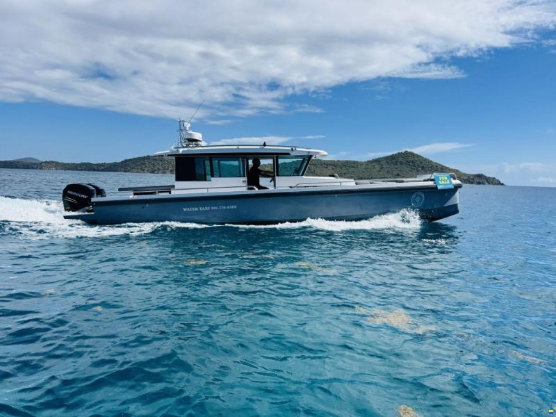 Axopar 37 XC Cross Cabin