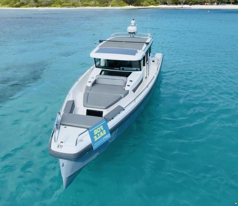 Axopar 37 XC Cross Cabin