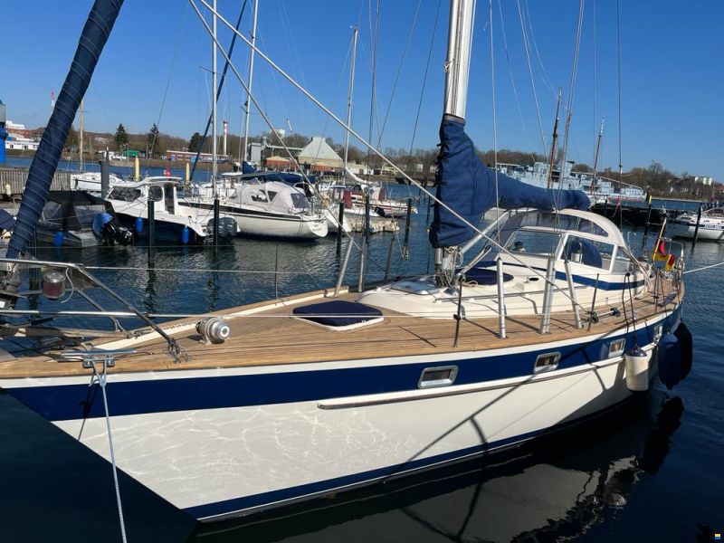 Hallberg-Rassy 382
