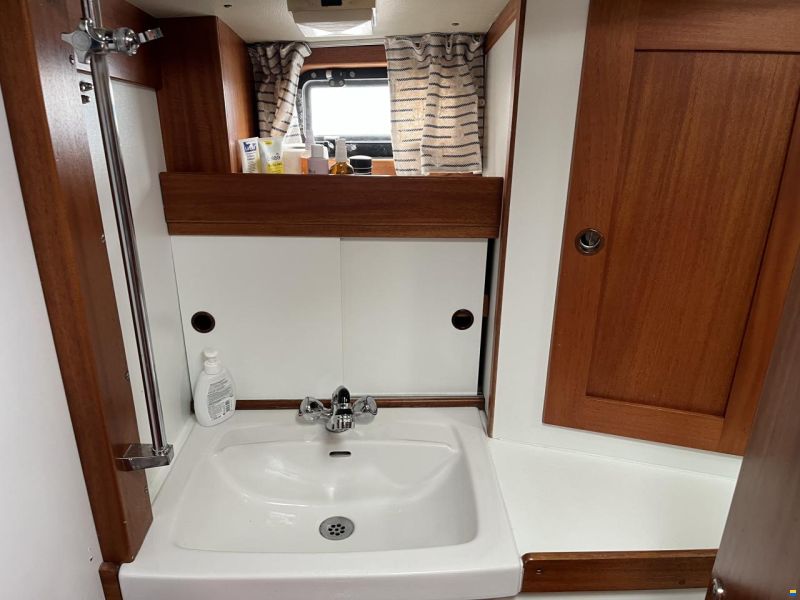 Hallberg-Rassy 382