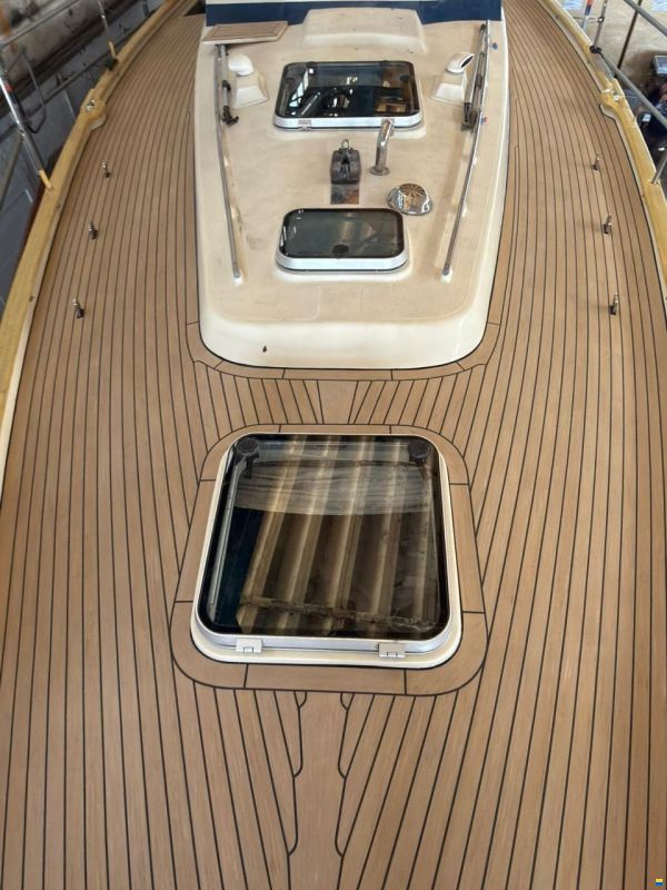 Hallberg-Rassy 382