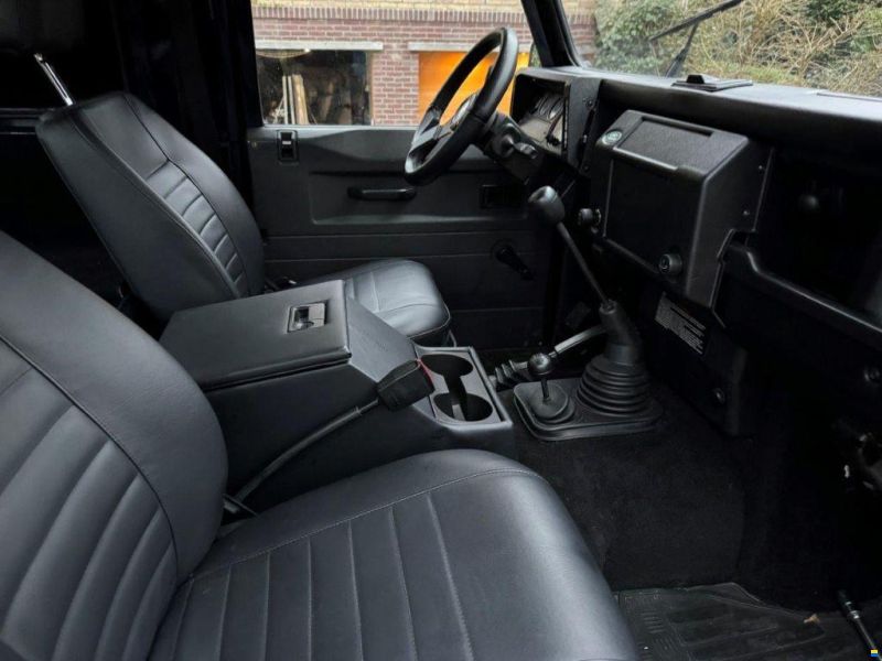Land Rover Defender 90 2.0 benzine