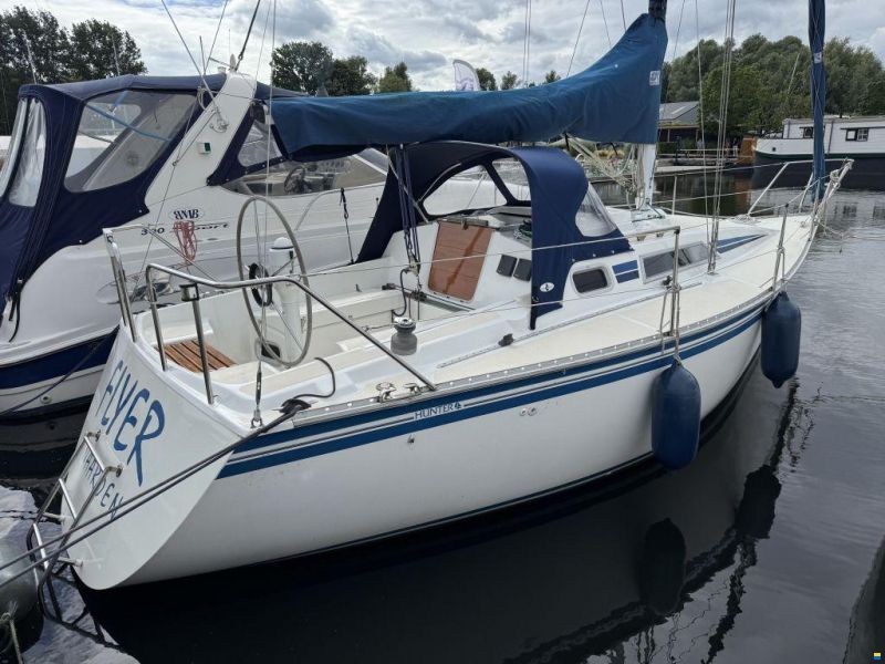 Hunter 28.5