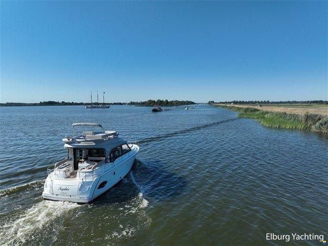 Bavaria E40 Flybridge