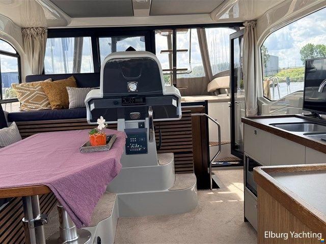 Bavaria E40 - Flybridge