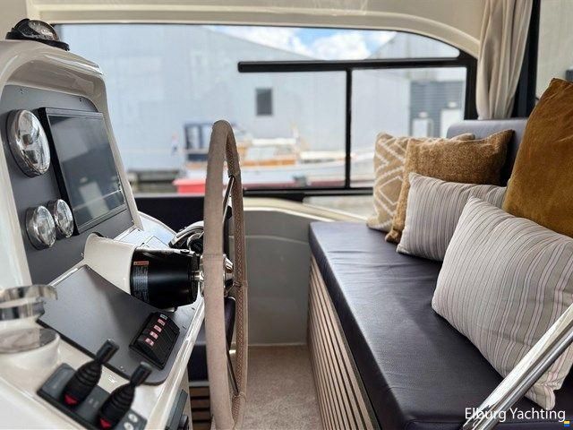 Bavaria E40 - Flybridge