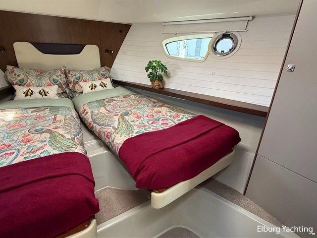 Bavaria E40 - Flybridge
