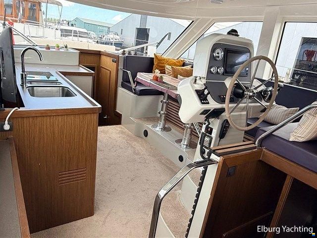 Bavaria E40 - Flybridge