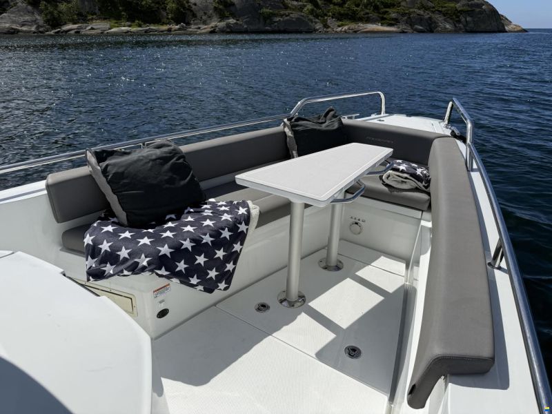 Axopar 28 AC Aft Cabin