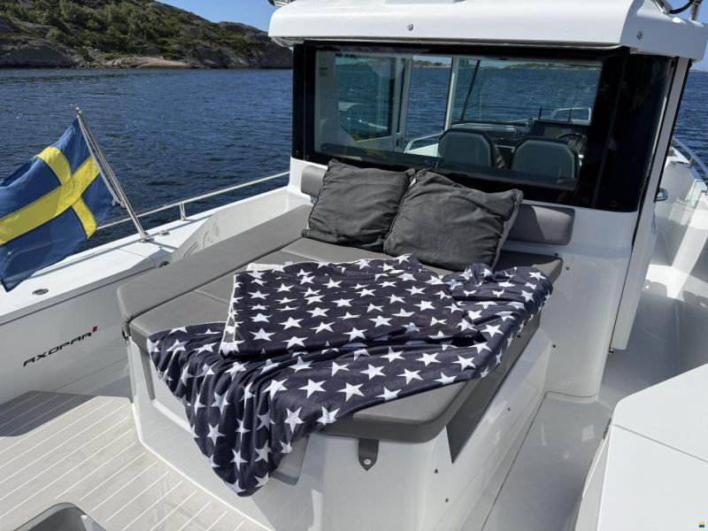 Axopar 28 AC Aft Cabin