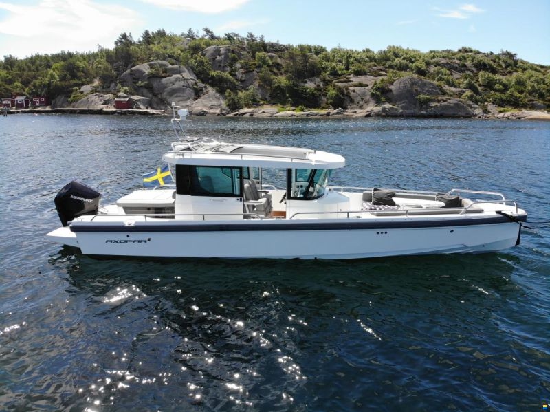 Axopar 28 AC Aft Cabin