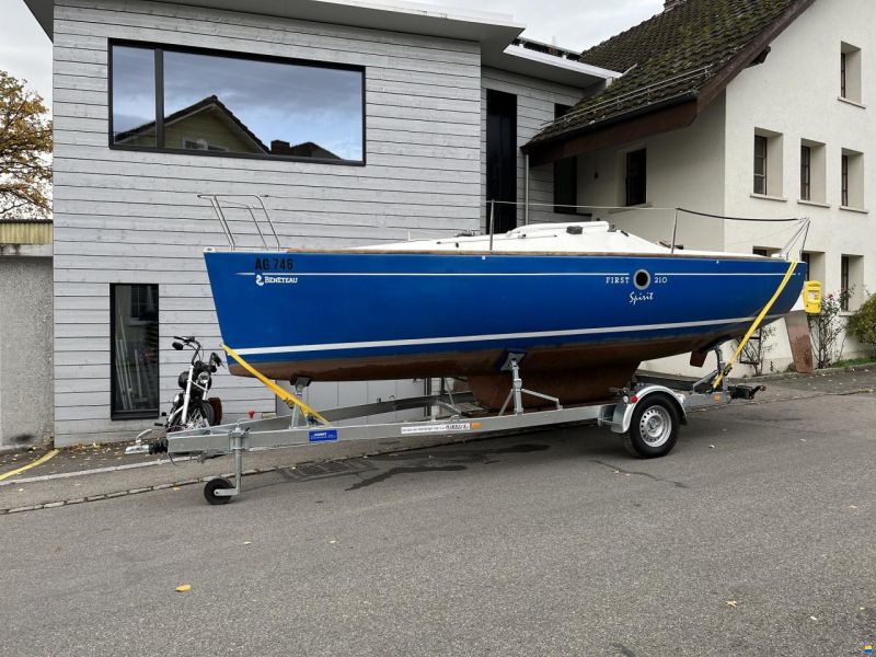 Beneteau First 210