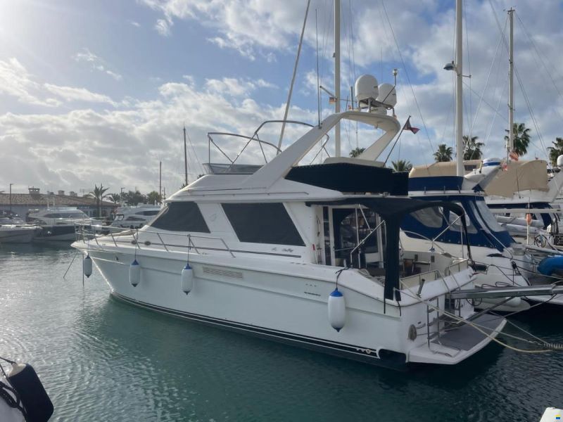 Sea Ray 500 Sedan
