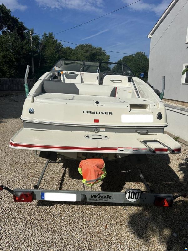 Bayliner 742R Cuddy