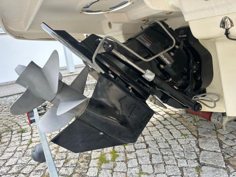 Bayliner 742R Cuddy