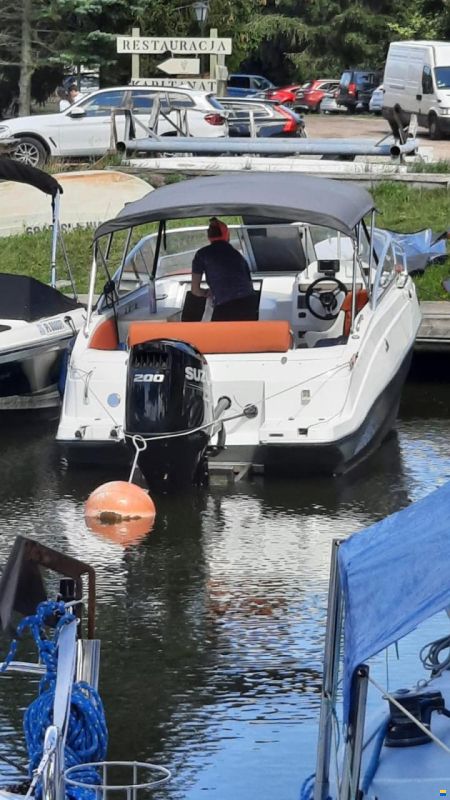 Ocean boat 670