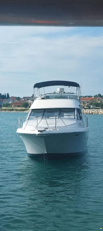 Bayliner 3258 Avanti Fly