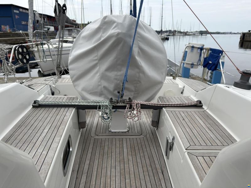Hanse 320