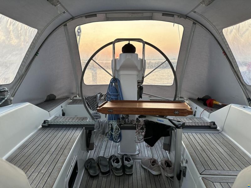 Hanse 320