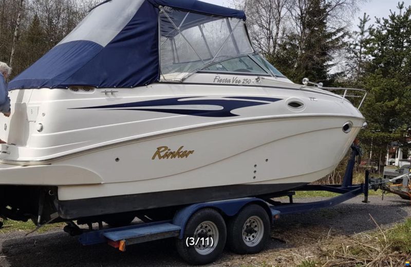 Rinker Fiesta Vee