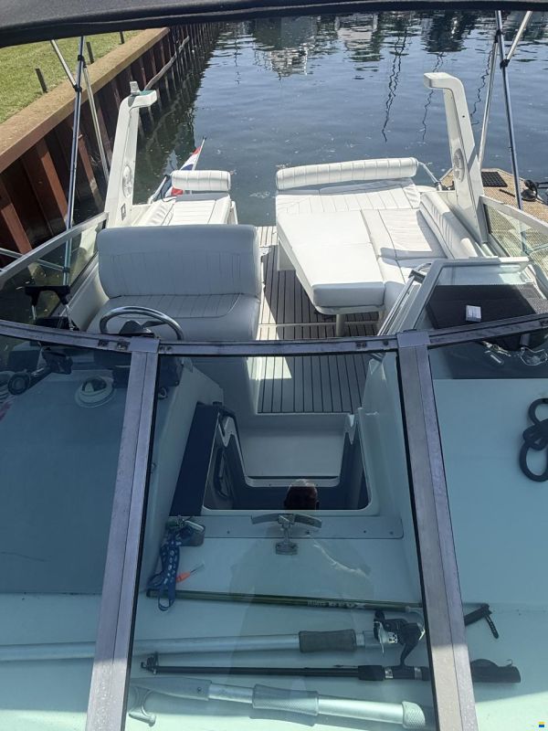 Jeanneau Yarding 27