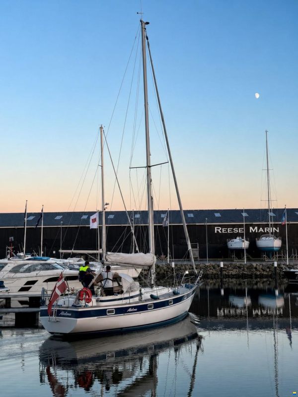 Hallberg-Rassy 352