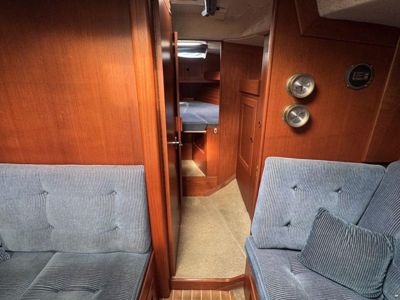 Hallberg-Rassy 352