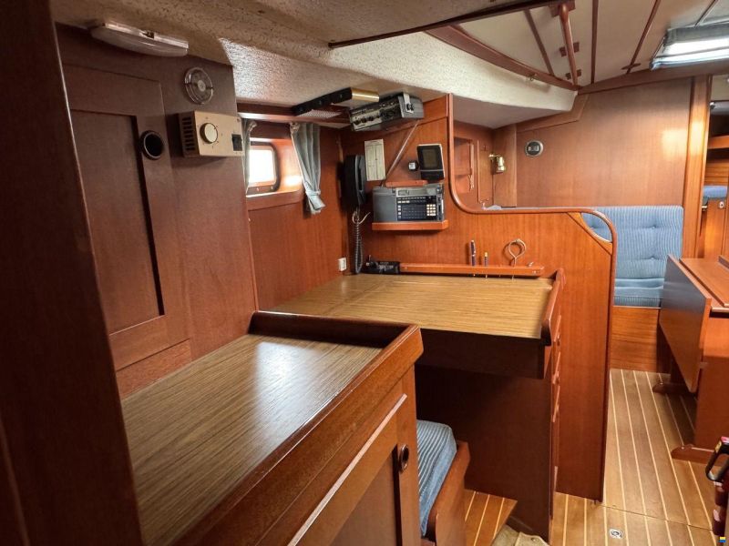 Hallberg-Rassy 352