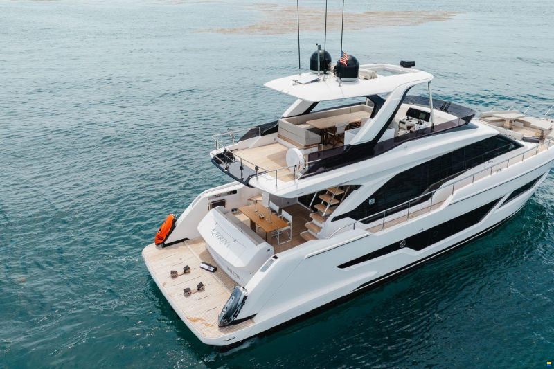 Ferretti 670